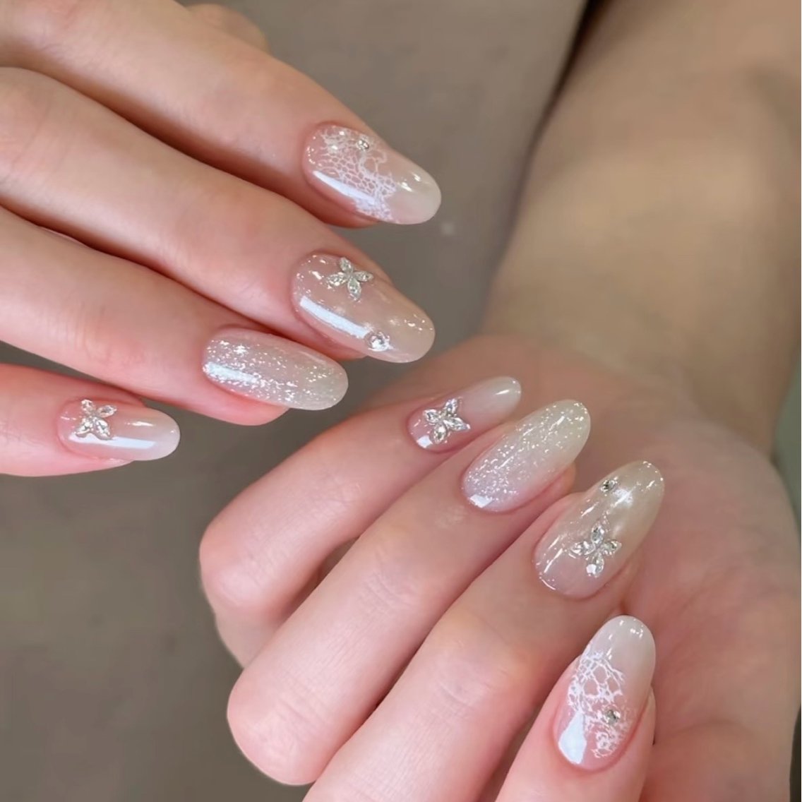 ネイル フラワーネイル フレンチネイル キラキラネイル 韓国ネイル マグネットネイル ハンドネイル Lumiereva nail salonのネイルデザイン