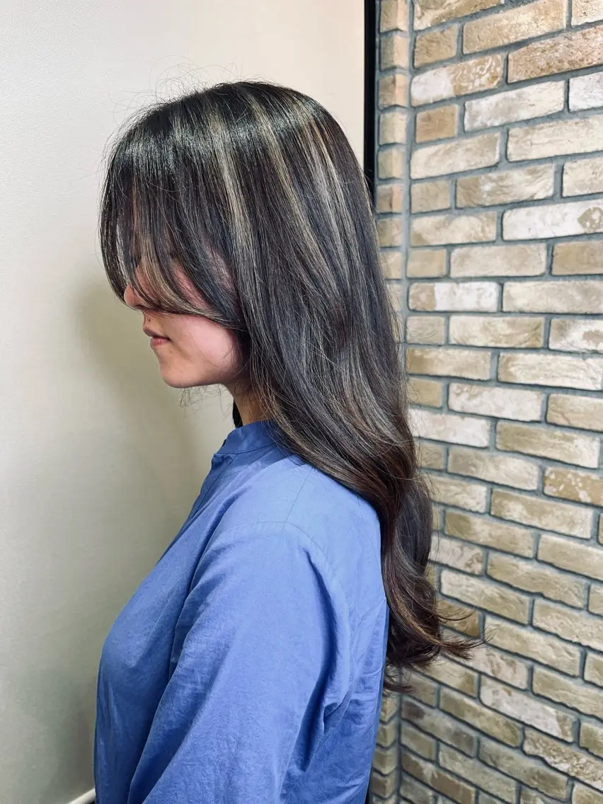 ロング カラー 透明感カラー グレージュ ハイライトカラー 外国人風カラー ハイライト Monan渋谷 YUUKIのヘアスタイル