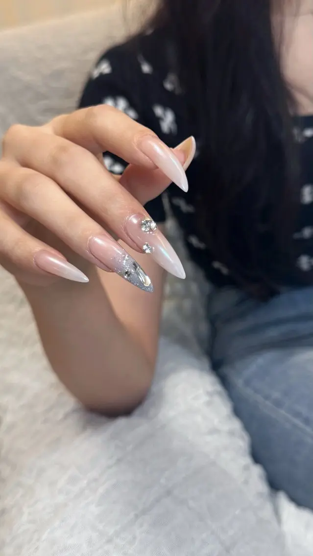 ネイル オーロラネイル ラメ(グリッター) ラメグラデーション ワンホンネイル nailsalon ChuColaのネイルデザイン