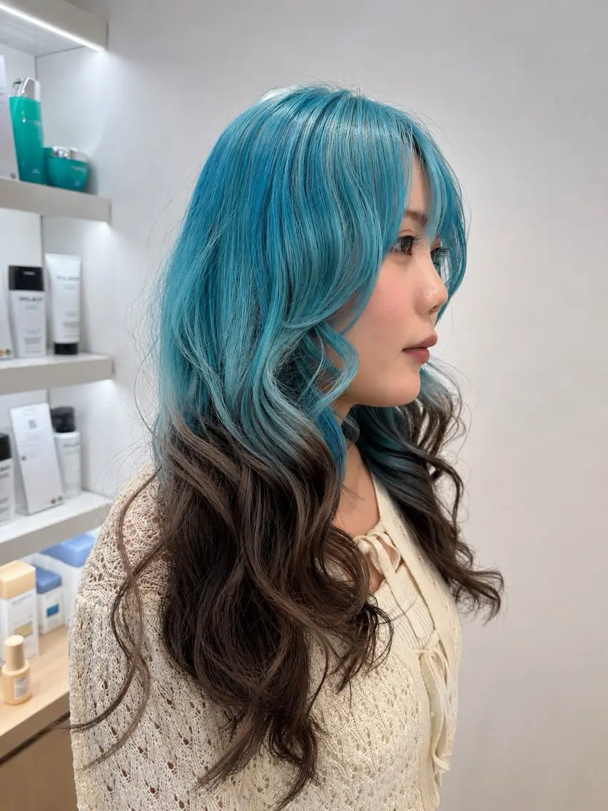 セミロング カラー ブルーカラー ブラウンカラー グラデーションカラー ヘアカラー ルーツ/ デザイン/ ハイトーン/おこのぎのヘアスタイル