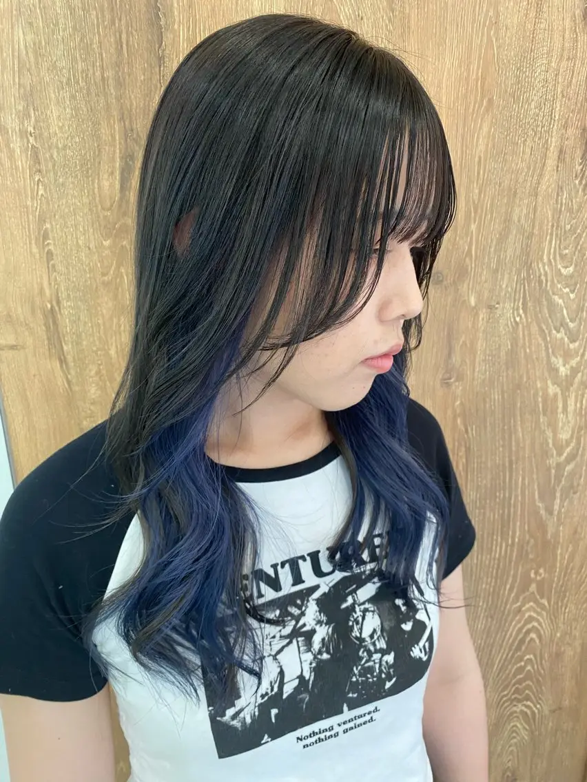 セミロング カラー 小坂 麻綾のヘアスタイル