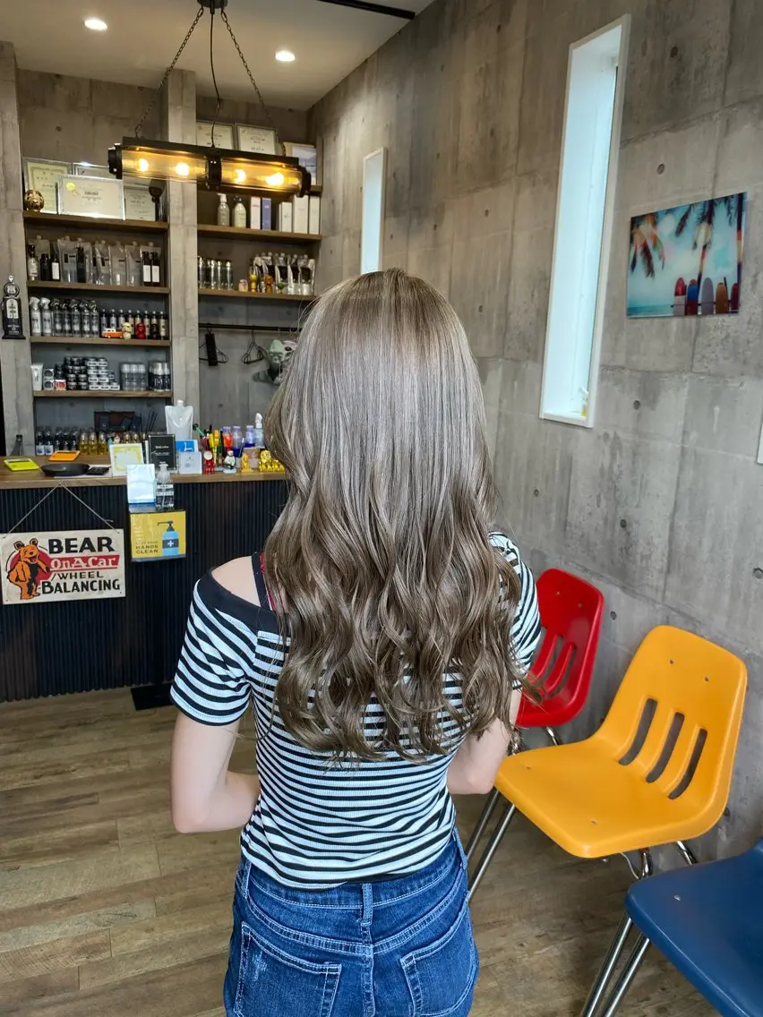 ロング カラー ヘアカラー わたぬき りるのヘアスタイル