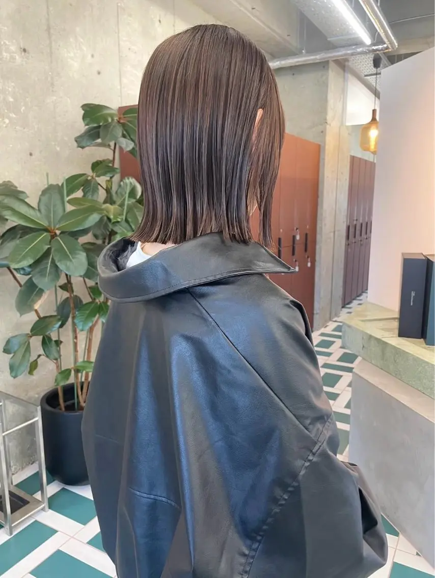 ミディアム ヘアカラー MIINA / 透明感カラーのヘアスタイル