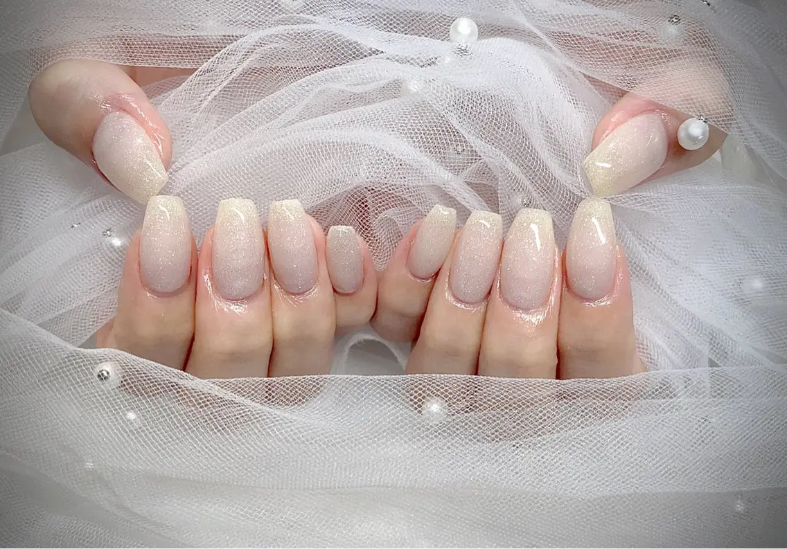 ネイル I-nailロング /ワンホン/キラキラのネイルデザイン