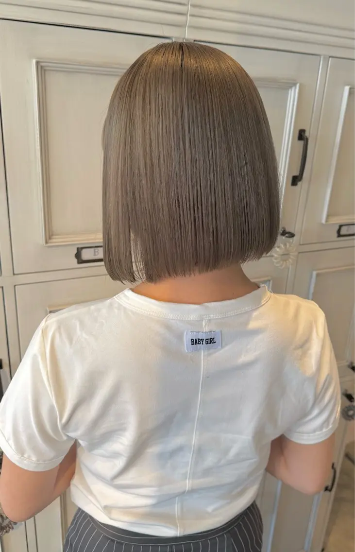 ミディアム カラー ブリーチ ヘーゼル ヘアカラー トリートメント 長谷川 沙紀のヘアスタイル