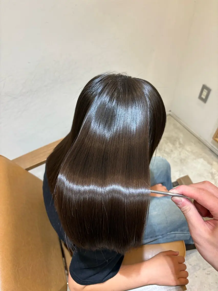 セミロング カット RANSHELL RYUTOのヘアスタイル