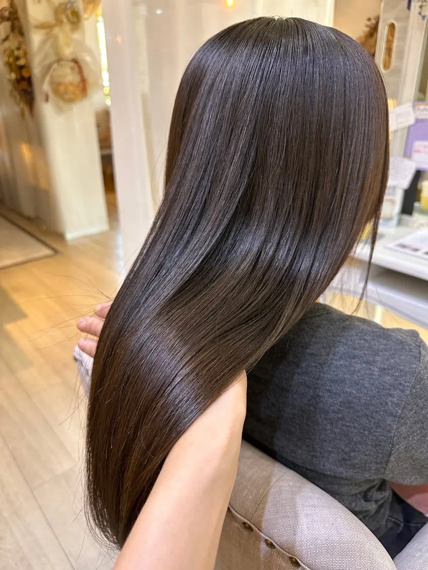 【毎朝乾かすだけであつかいやすくしたい方】似合わせカット＋美髪縮毛矯正＋11Step髪質改善の写真