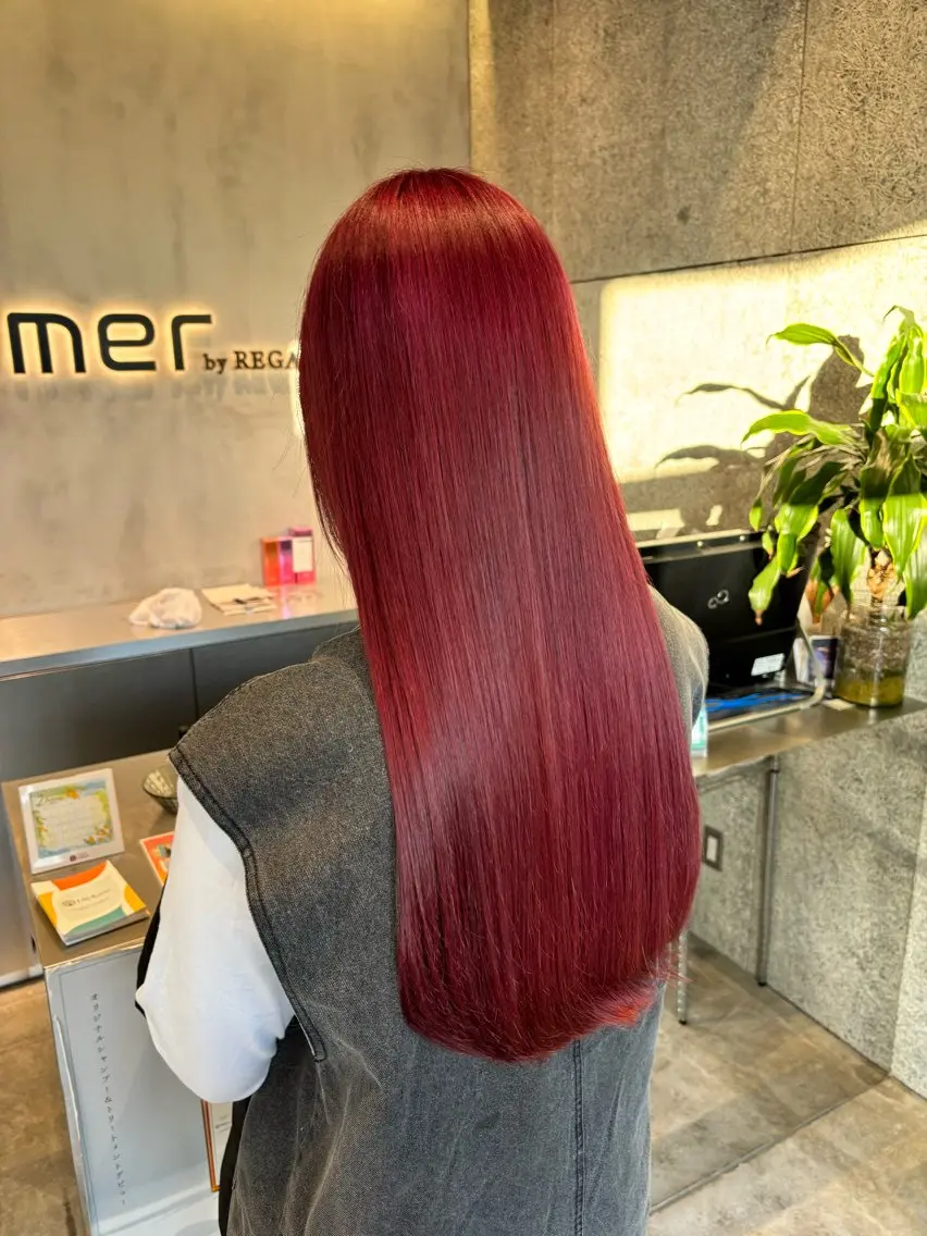 ロング カラー レッドカラー 🌷艶感カラー🌷 富施 優花のヘアスタイル
