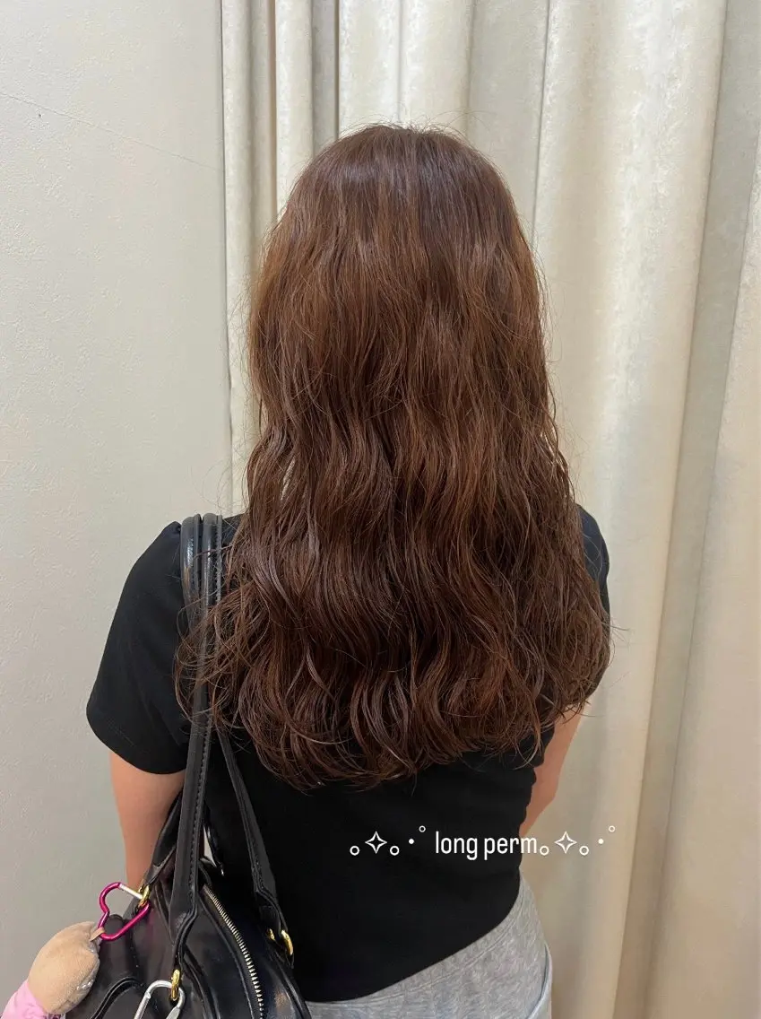 ロング パーマ カット パーマ LiTA 友田未来のヘアスタイル