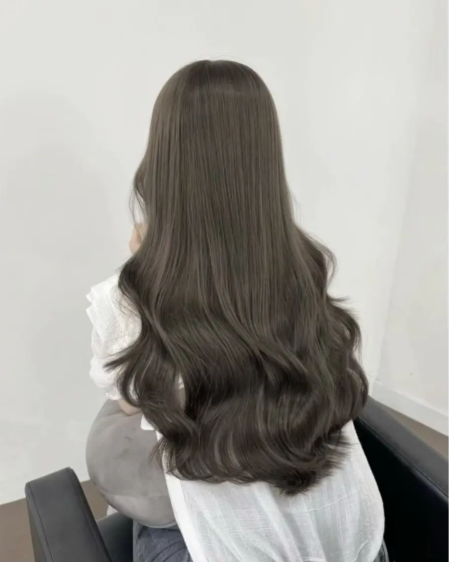 ロング カラー ヘアカラー トリートメント 【ioe 岡本】 🎀NOKO🎀のヘアスタイル