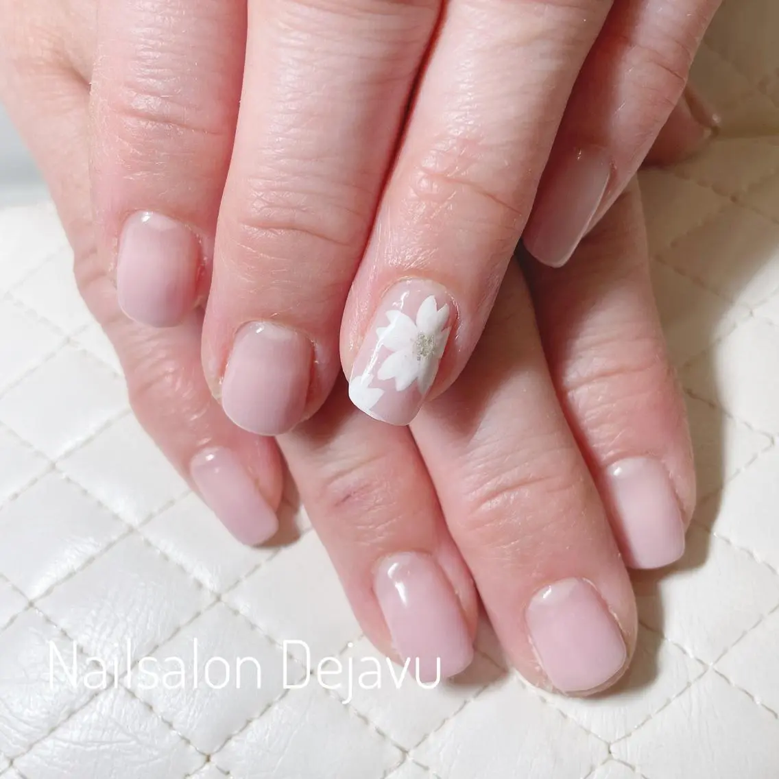 ネイル アートネイル 桜ネイル グラデーション 春ネイル ハンドネイル Nail salon Dejavu 🌿のネイルデザイン