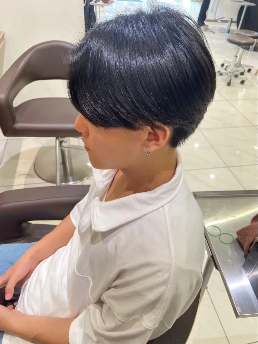 ショート 🌱脱白髪染め特化 🌱岡田将英のヘアスタイル