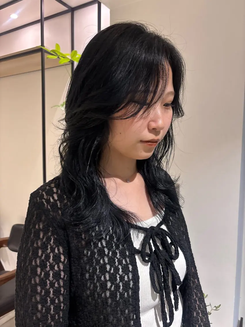 セミロング ヘアカラー 本荘 波音のヘアスタイル