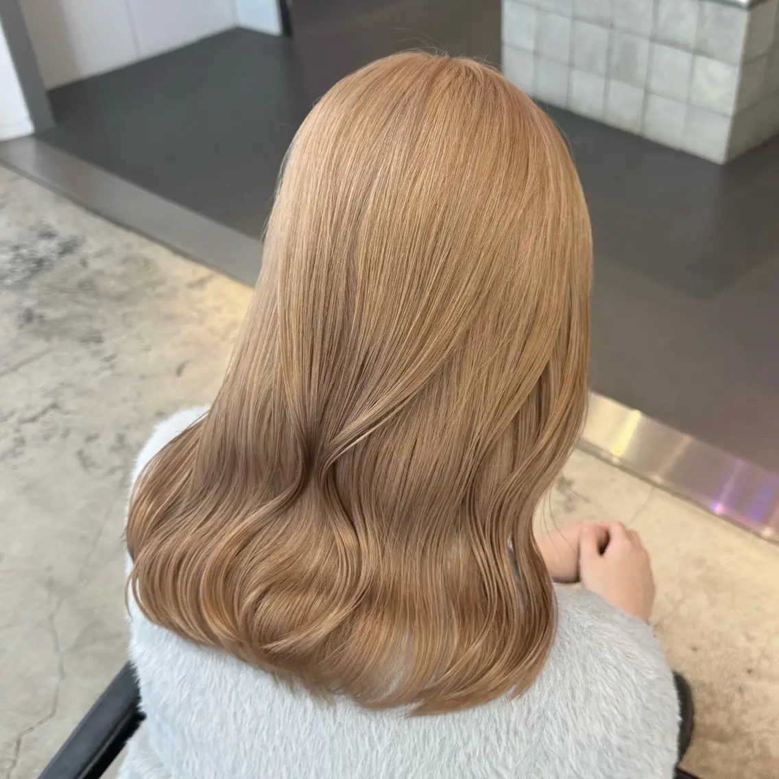 セミロング カラー ブリーチ トリートメント ヘアカラー トリートメント 🌼動き×透明感🩵 ハイトーン/ナナのヘアスタイル