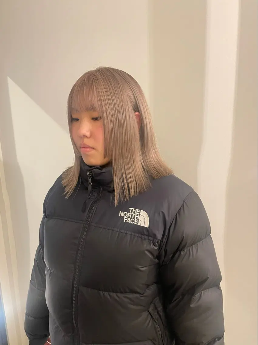 ミディアム カラー ベージュカラー ブリーチ ヘアカラー 渋谷 留菜のヘアスタイル
