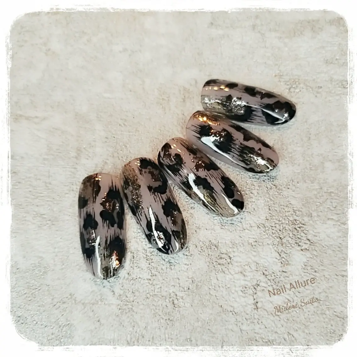 ネイル アニマル柄 ジェルネイル スカルプネイル 冬ネイル Nail Allureのネイルデザイン