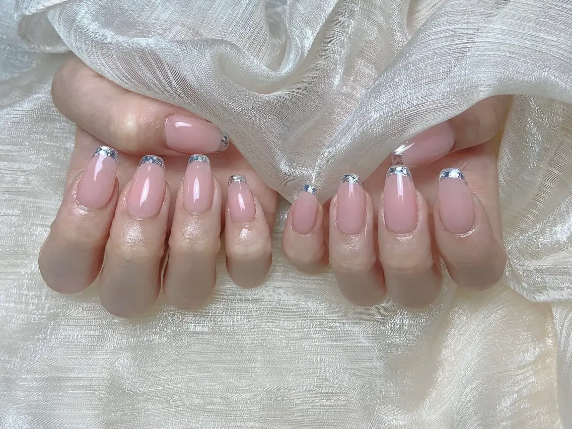 ネイル オーロラネイル チークネイル フレンチネイル ジェルネイル ガラスフレンチ ハンドネイル Nail Jolieのネイルデザイン