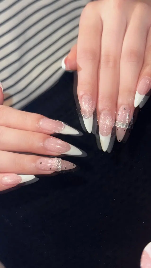ネイル ドット フレンチネイル マグネットネイル ワンホンネイル nailsalon ChuColaのネイルデザイン