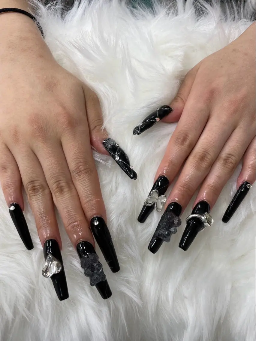 ロング アクア ライズのネイルデザイン