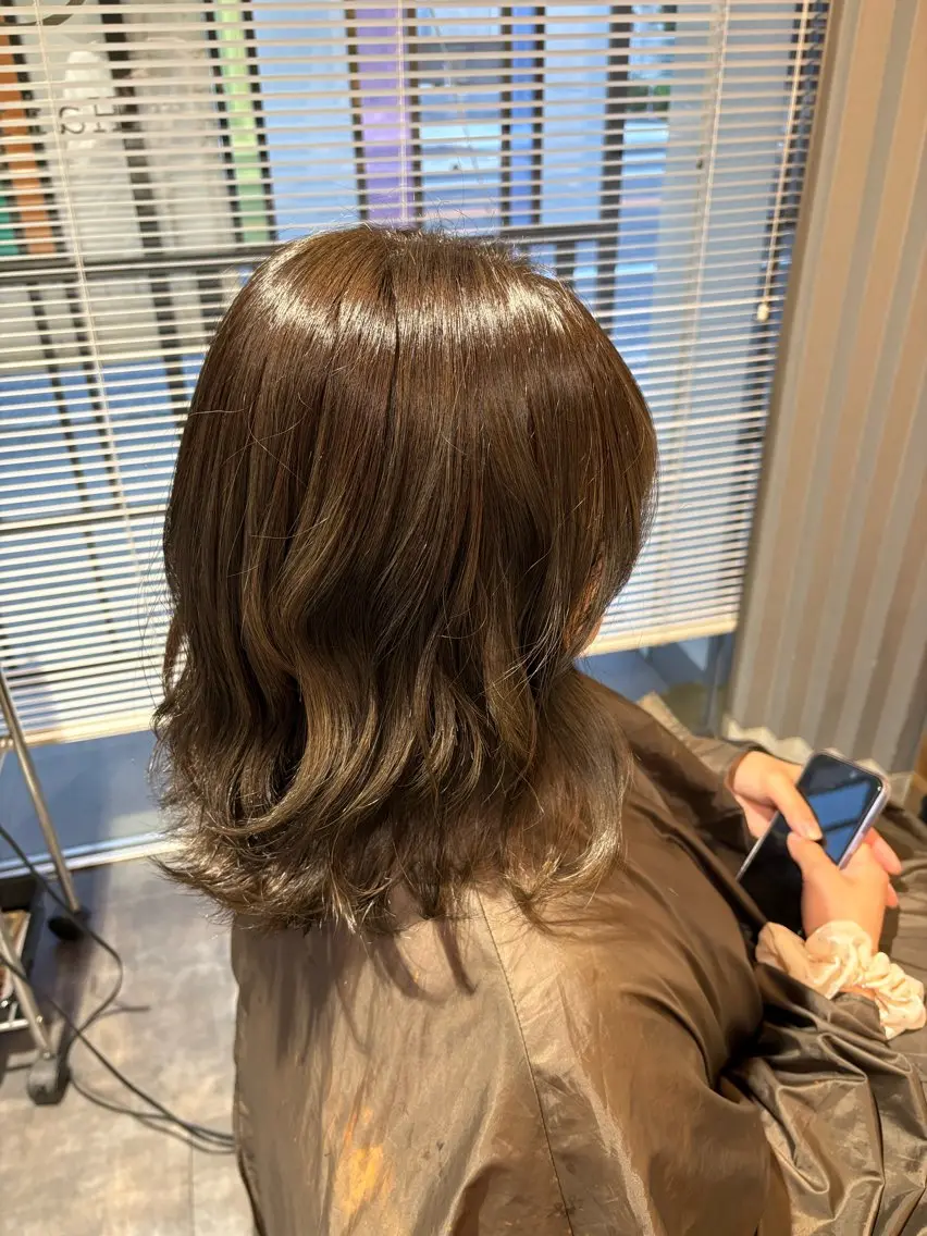 カラー アッシュ アッシュブラウン ブラウンカラー （ハピス） むつみのヘアスタイル