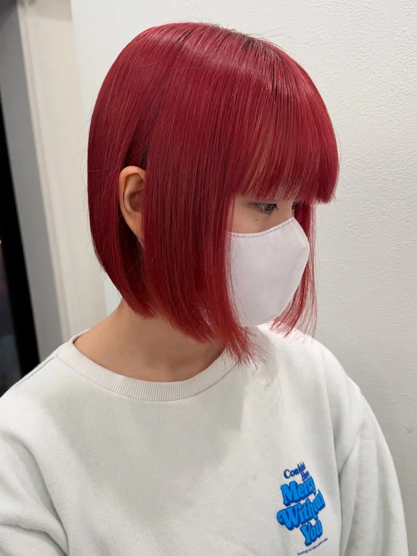 ショート カラー ブリーチ レッドカラー ヘアカラー ハイトーン🪼派手髪 mahoのヘアスタイル