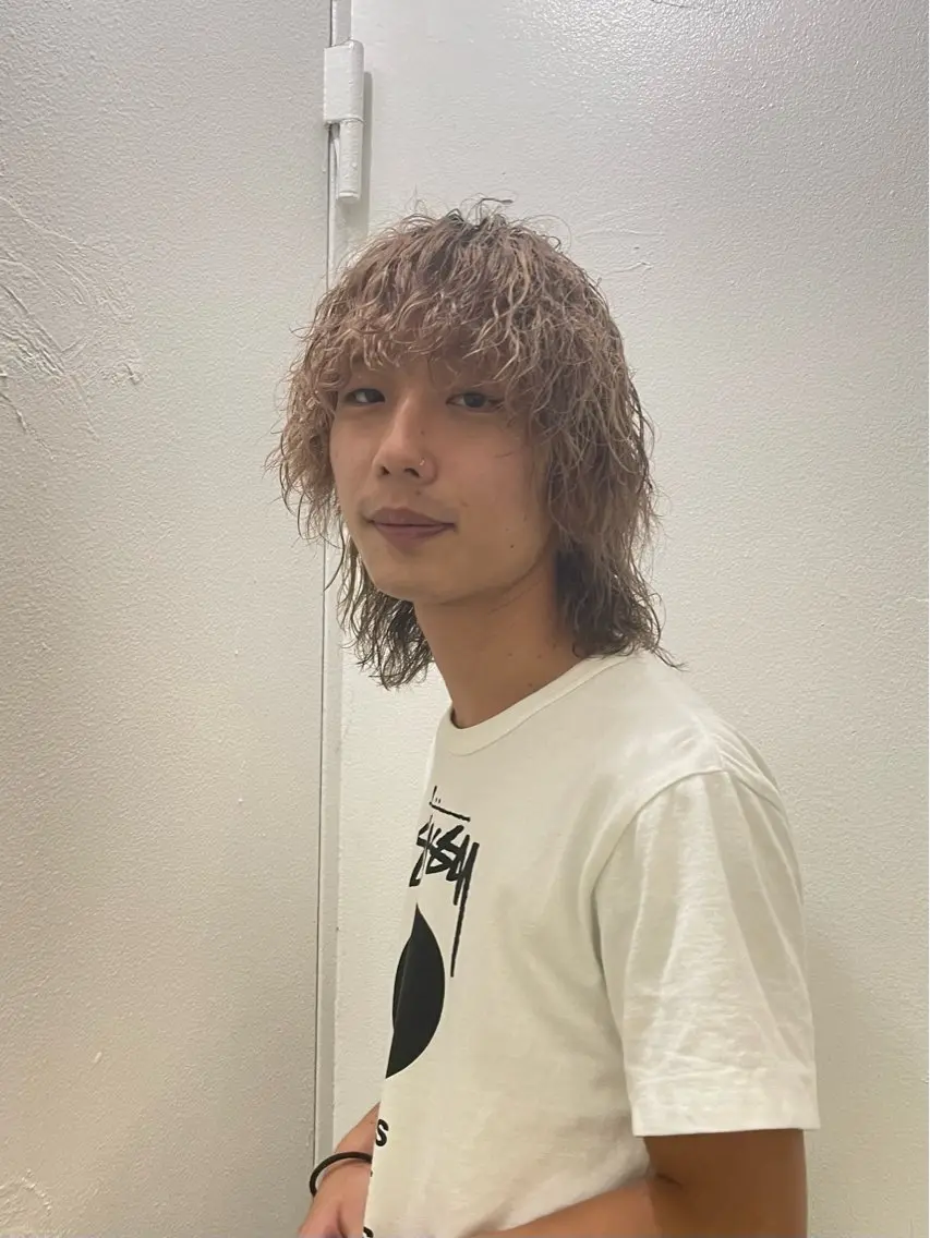 カラー メンズ メンズブリーチ ベージュカラー ブリーチ ケアブリーチ ダブルカラー カット ヘアカラー トリートメント メンズカット パーマ[佐橋]のヘアスタイル