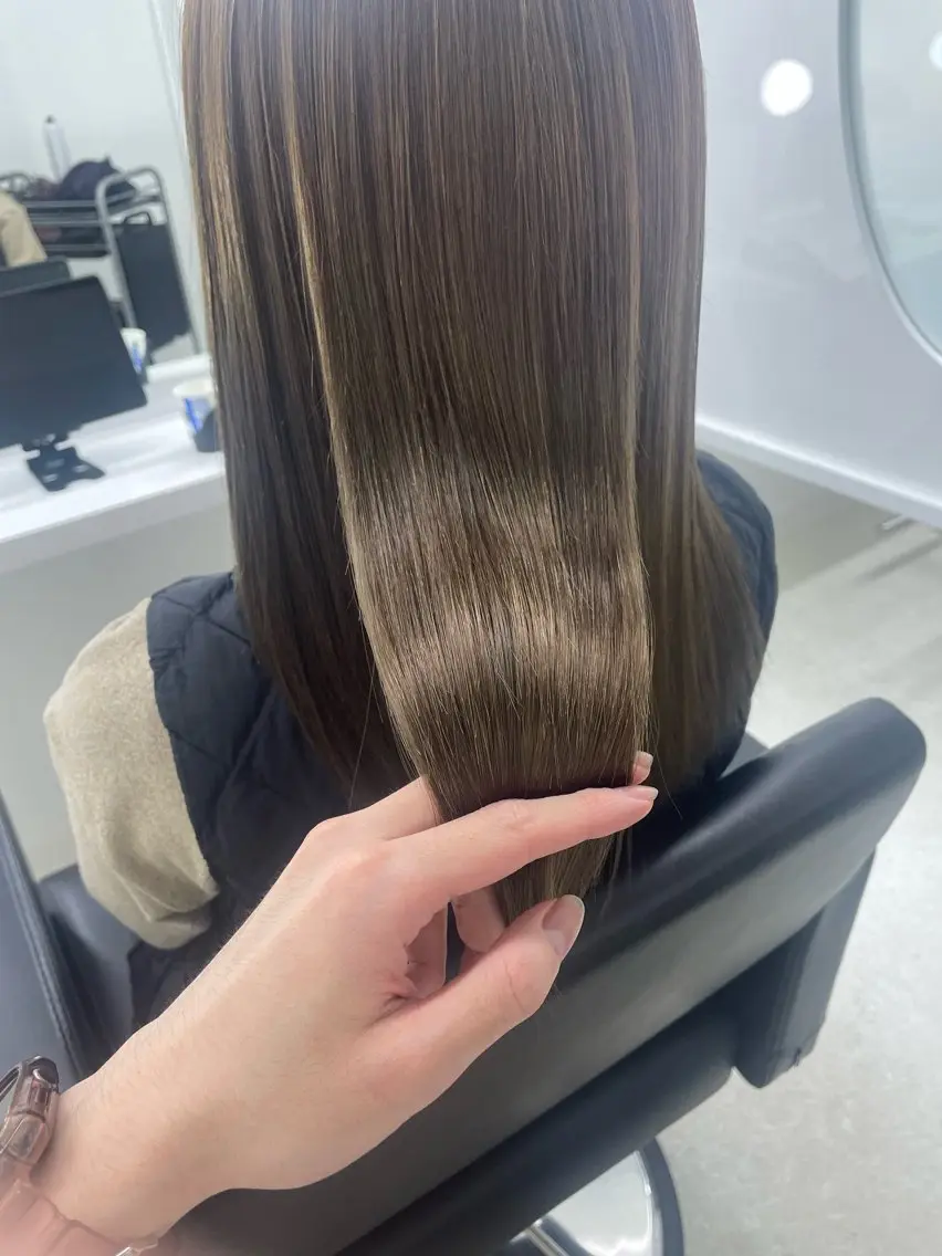 ロング カラー カット ヘアカラー トリートメント 冨木 雄斗のヘアスタイル