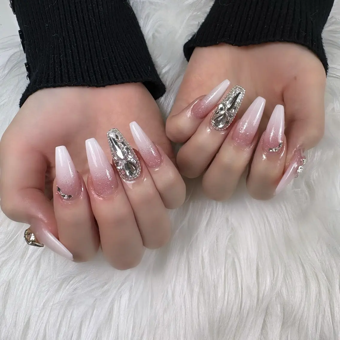 ネイル アートネイル ボルドー フレンチネイル ジェルネイル 氷ネイル・うるうるネイル ハンドネイル Julie NailSalonのネイルデザイン