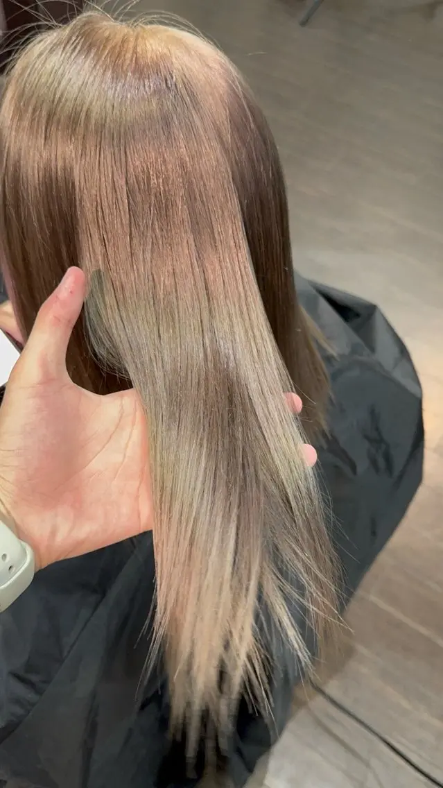 ロング カラー ベージュカラー ブリーチ ブロンド ケアブリーチ 透明感カラー ヘアカラー Lima/ハイトー ン/ブリーチ/心斎橋のヘアスタイル