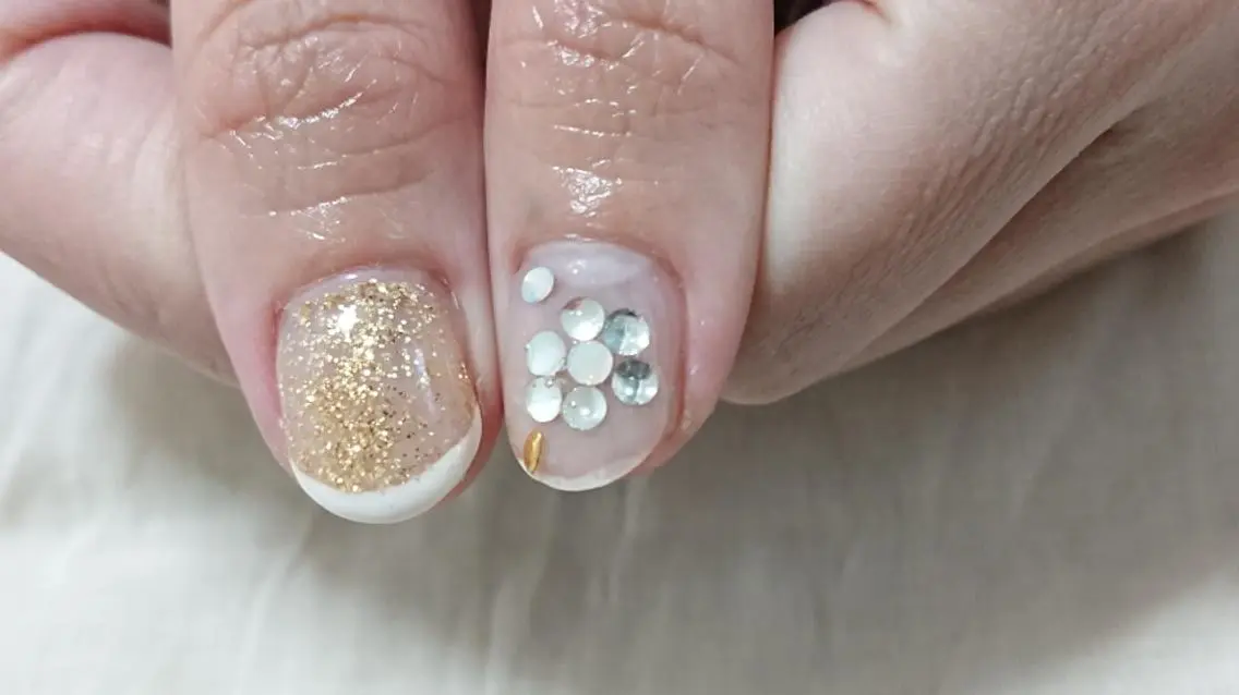 ネイル クリアネイル フラワーネイル ストーンネイル ハンドネイル shellnail さなえのネイルデザイン