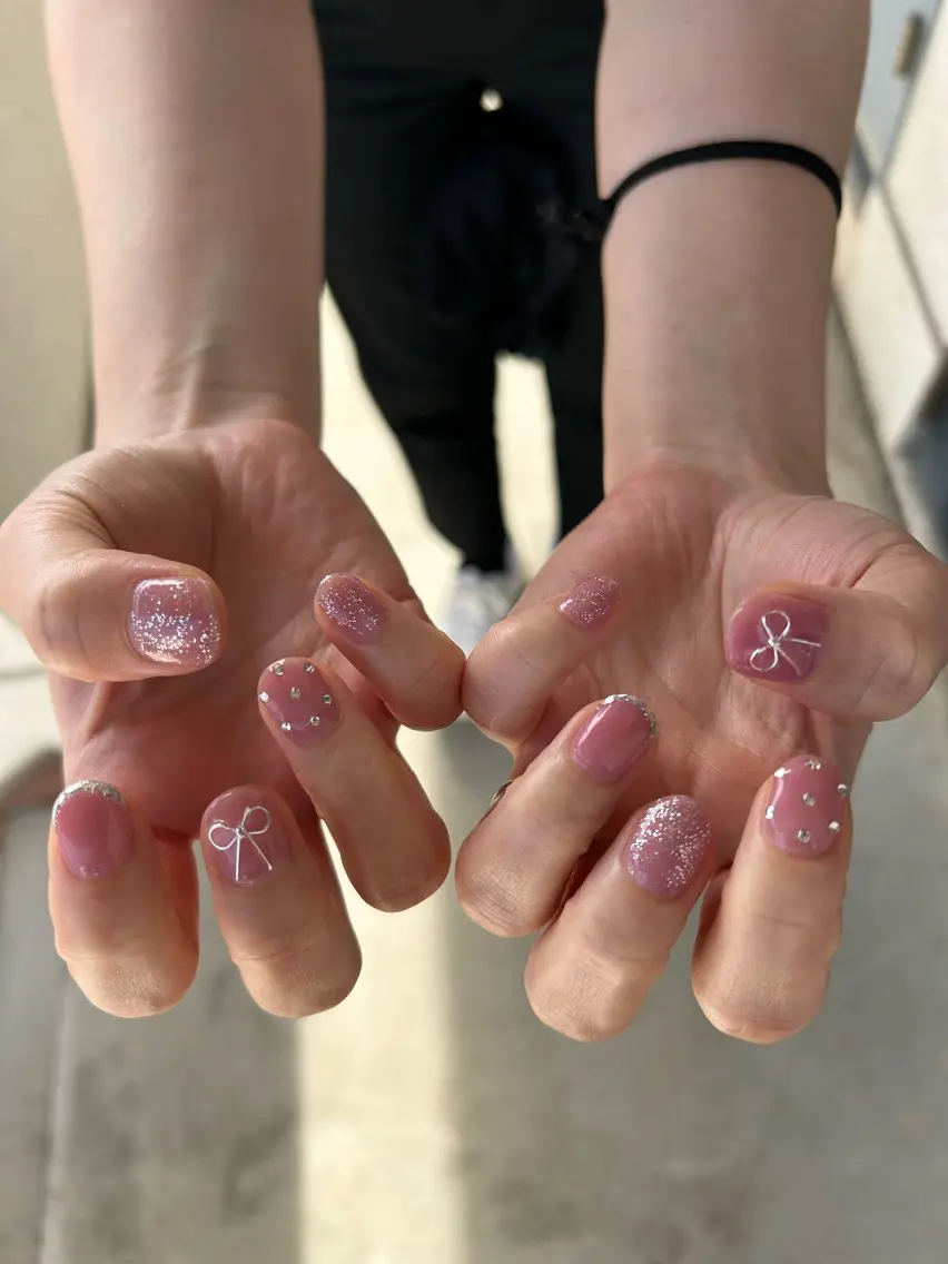 ネイル フレンチネイル ガラスフレンチ リボン Arco Iris 告瑠莉のネイルデザイン