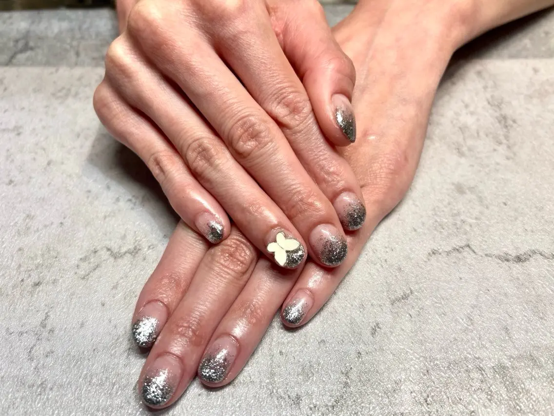 ネイル WHITE NAIL 鳳店AYUMIのネイルデザイン