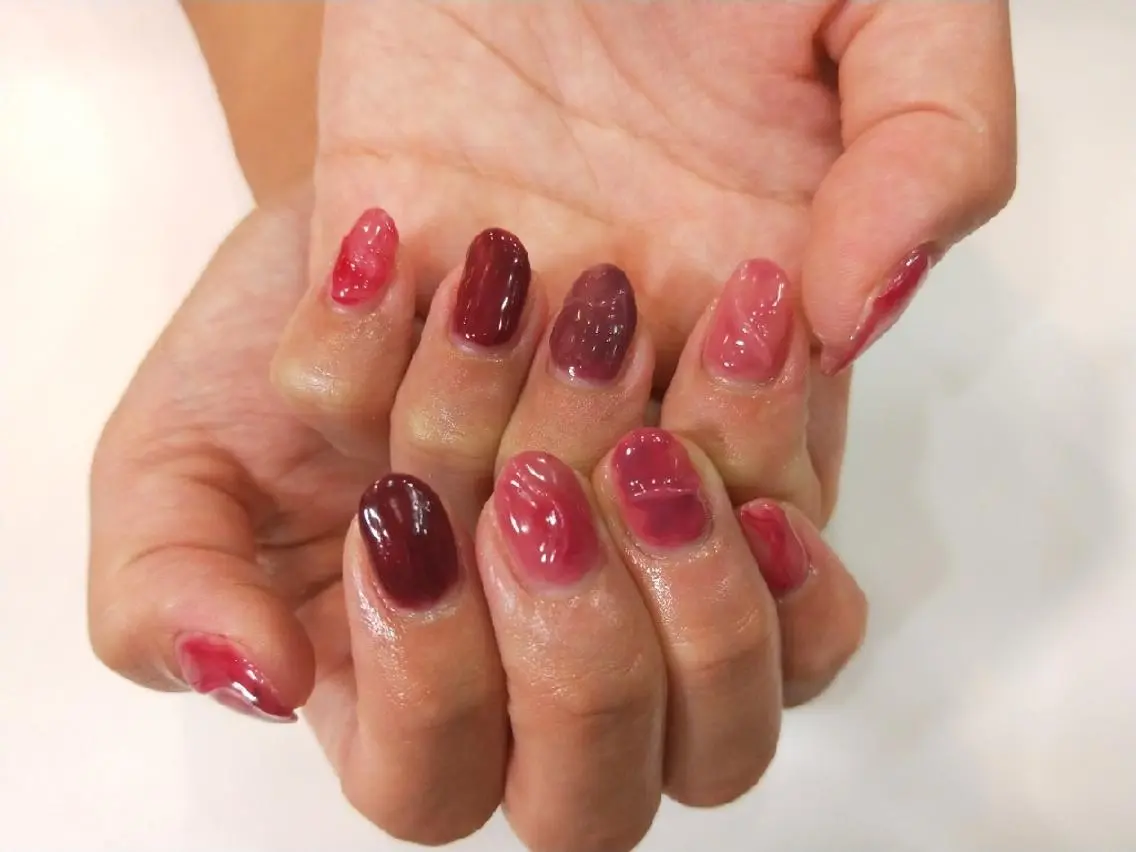 ネイル ハンドネイル ハンドケア はばすみれ🎀ﾈｲﾙ 光ﾌｪｲｼｬﾙ ﾍｱのネイルデザイン