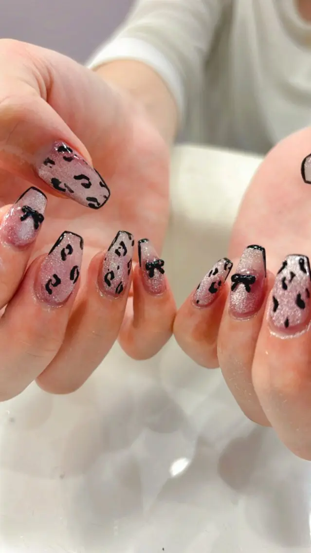 ネイル アニマル柄 マグネットネイル ハンドネイル 鶴橋wooone nail.rieのネイルデザイン