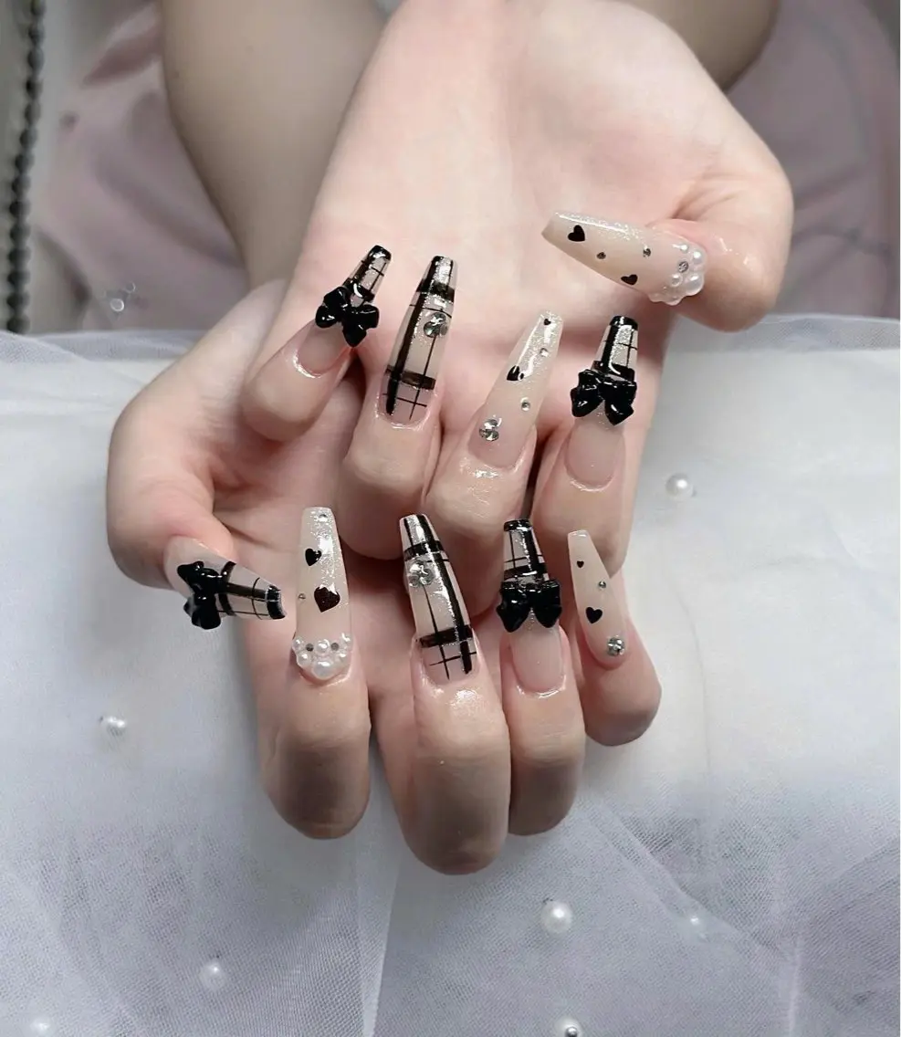 ネイル フレンチネイル ジェルネイル ハロウィン 韓国ネイル マグネットネイル ハンドネイル Hbaby nailのネイルデザイン