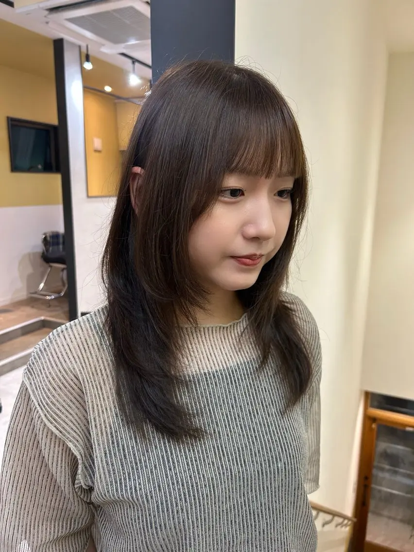 セミロング カラー ハッシュカット レイヤーカット カット ヘアカラー トリートメント hubhair レイヤー/透明感のヘアスタイル