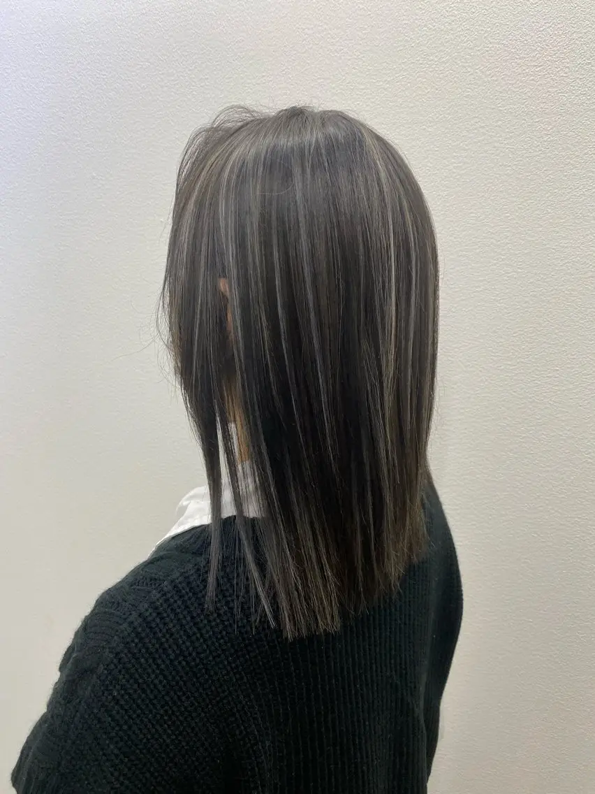 セミロング ハイライト 友利 翔太のヘアスタイル
