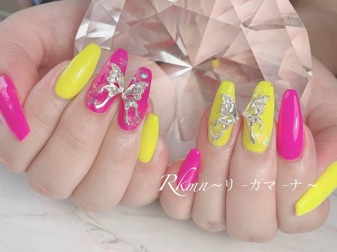 ネイル アートネイル ピンク 春ネイル 黄色 ハンドネイル フットネイル ハンドケア Rkmn ~リ-カマ-ナ~のネイルデザイン
