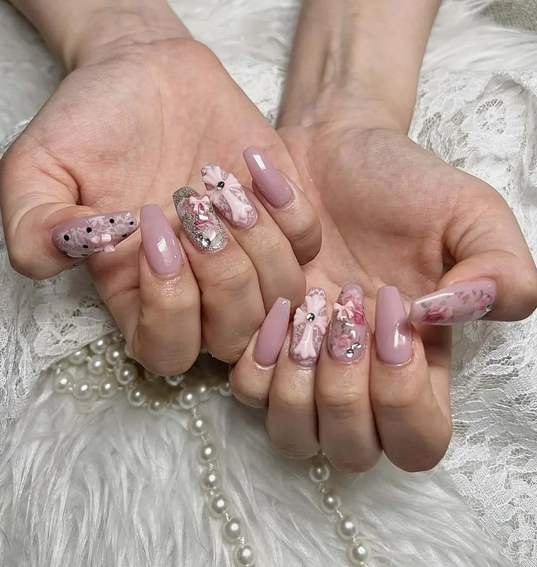 ネイル チークネイル フレンチネイル キラキラネイル 韓国ネイル マグネットネイル ハンドネイル Sakura h.babynailのネイルデザイン