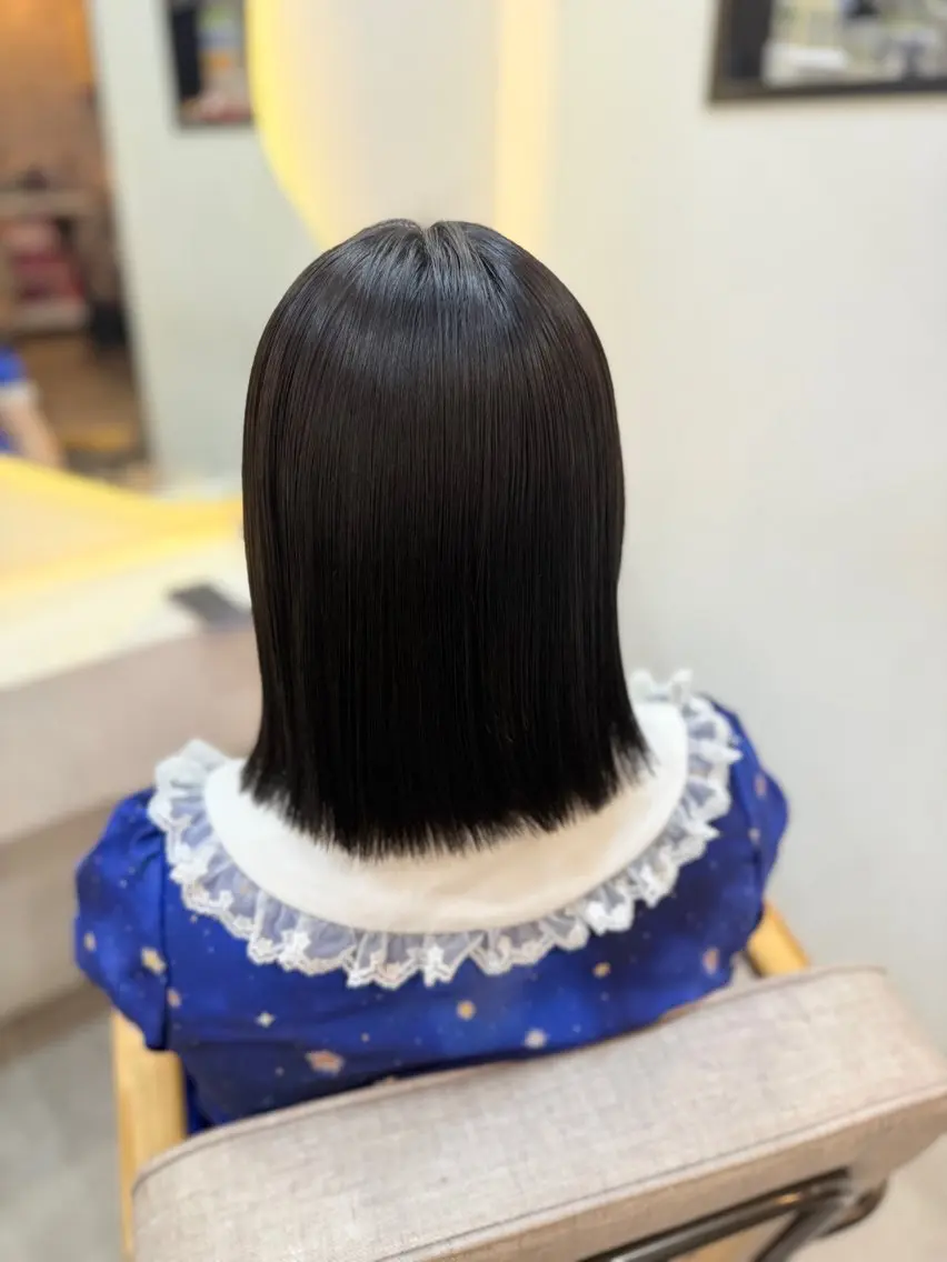 カラー 黒髪 ブルーカラー ブルーブラック ヘアカラー 🤍りく 透明感カラー/熊谷のヘアスタイル