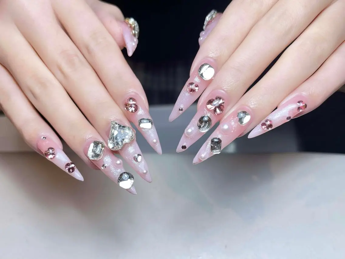 ネイル フレンチネイル ジェルネイル ガーリー 韓国ネイル ロングネイル ハンドネイル NieNail Nezukoのネイルデザイン