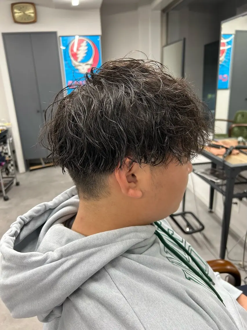 パーマ メンズ メンズパーマ ツイストスパイラルパーマ スパイラルパーマ SHAFT Ieiriのヘアスタイル