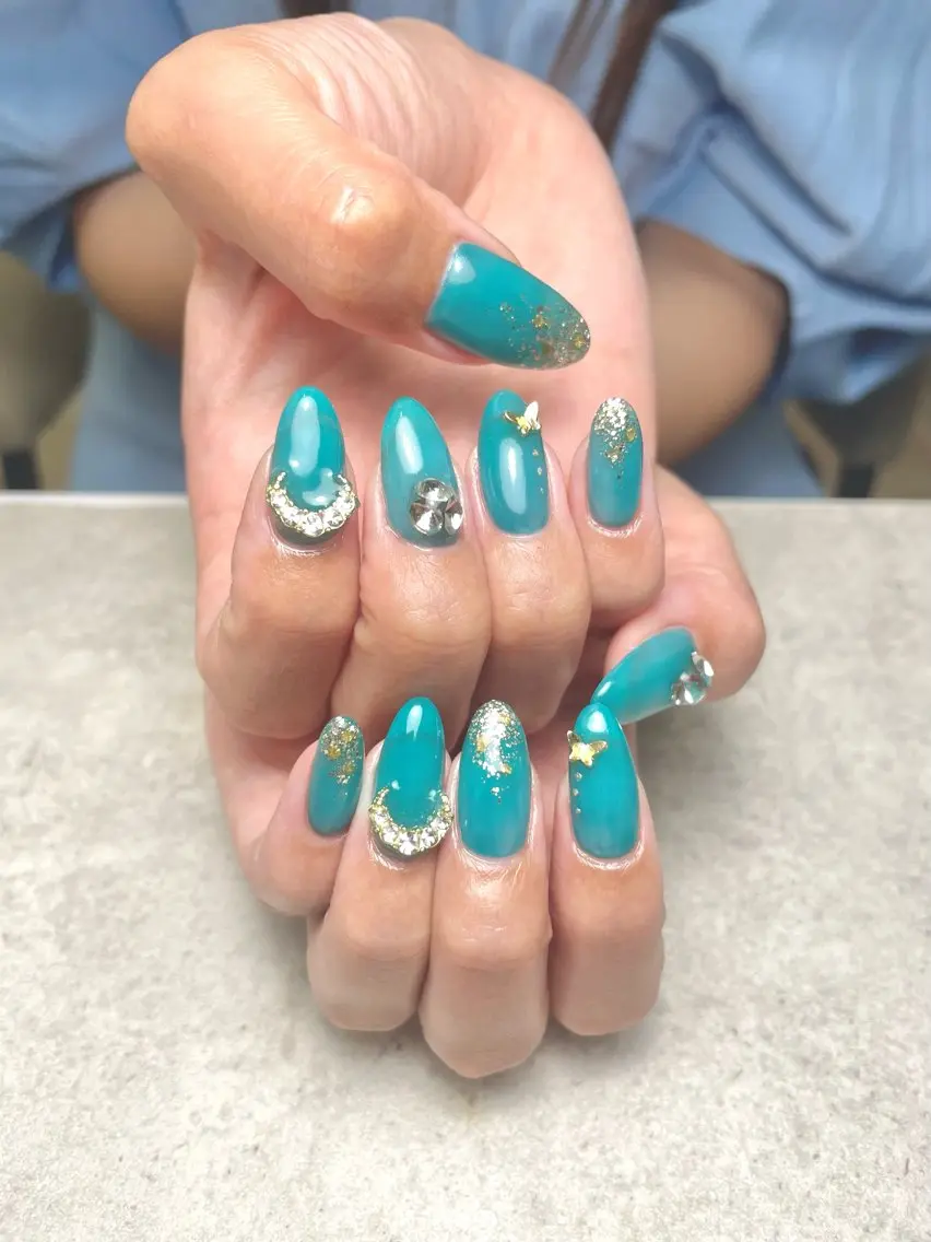 ロング MARINA ‎🤍のネイルデザイン