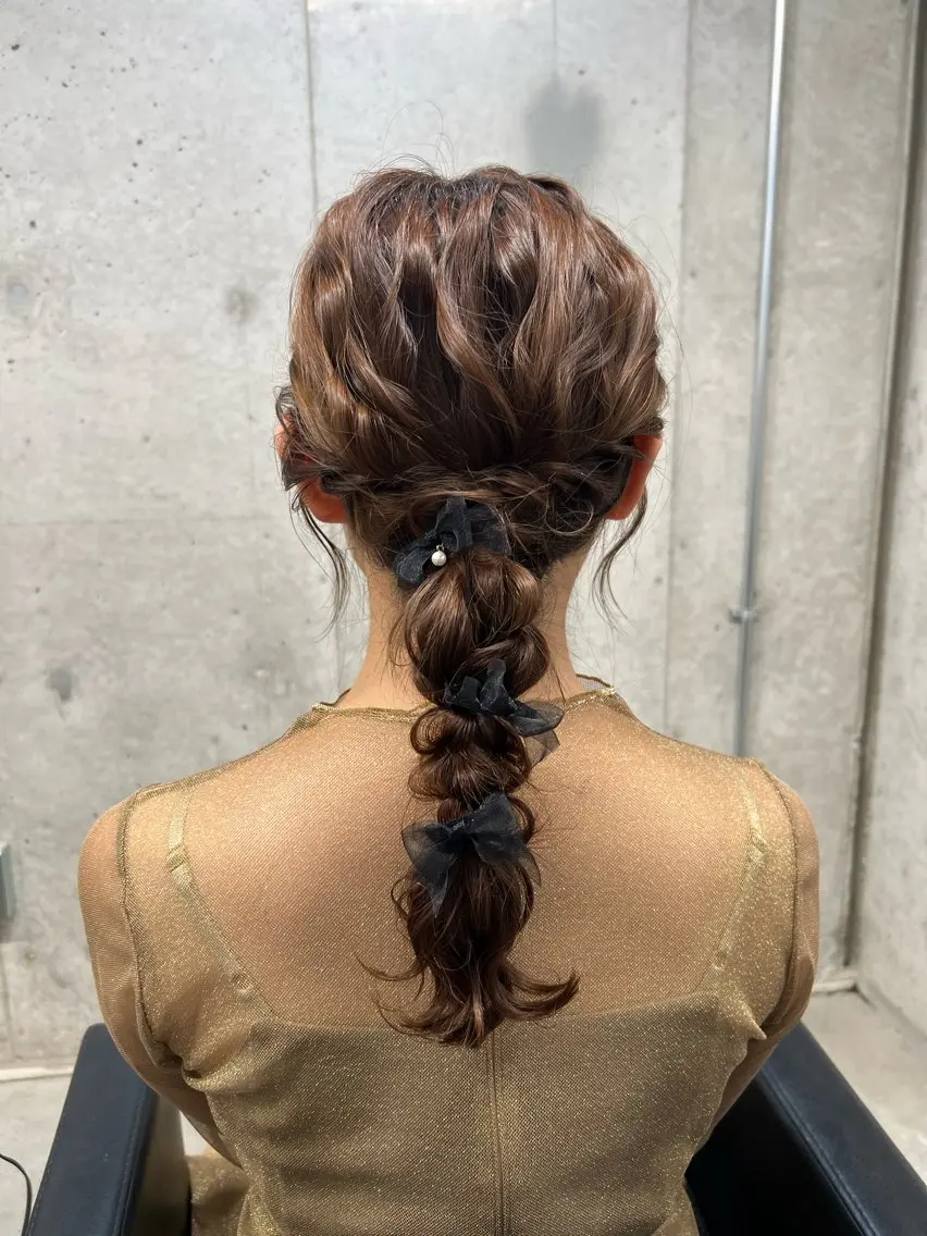 セミロング ヘアセット noa 寒色系カラーブリーチのヘアスタイル