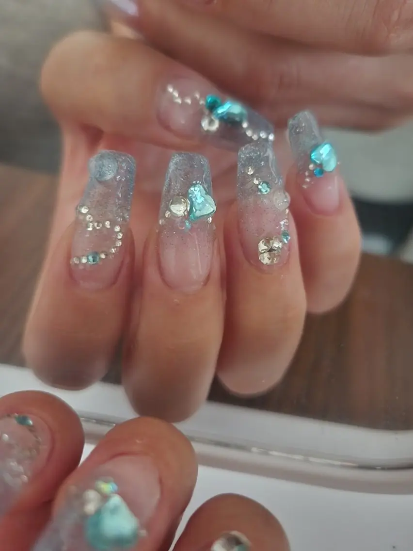 ネイル ブルー ジェルネイル ガーリー グラデーション ハート Nailroom3  古屋のネイルデザイン