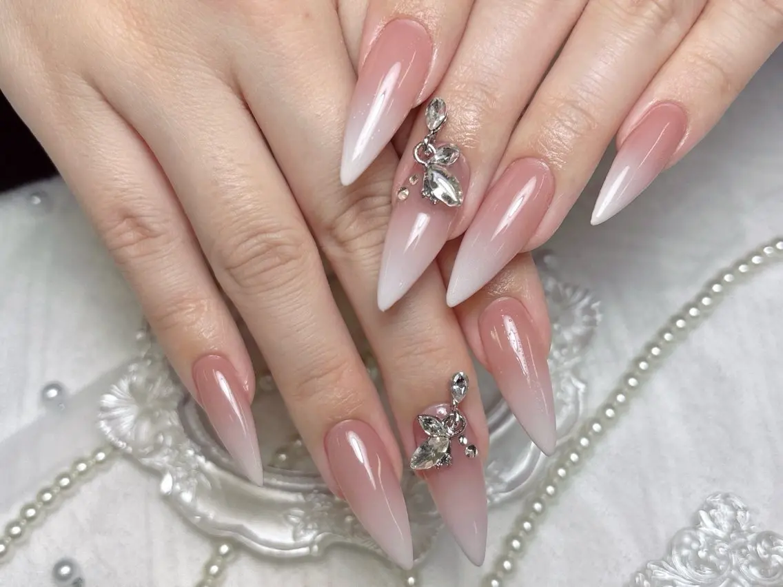 ネイル ジェルネイル 韓国ネイル マグネットネイル 持ち込み ワンカラーネイル ハンドネイル ハンドケア R1🎀Nail💕 池袋東口店のネイルデザイン