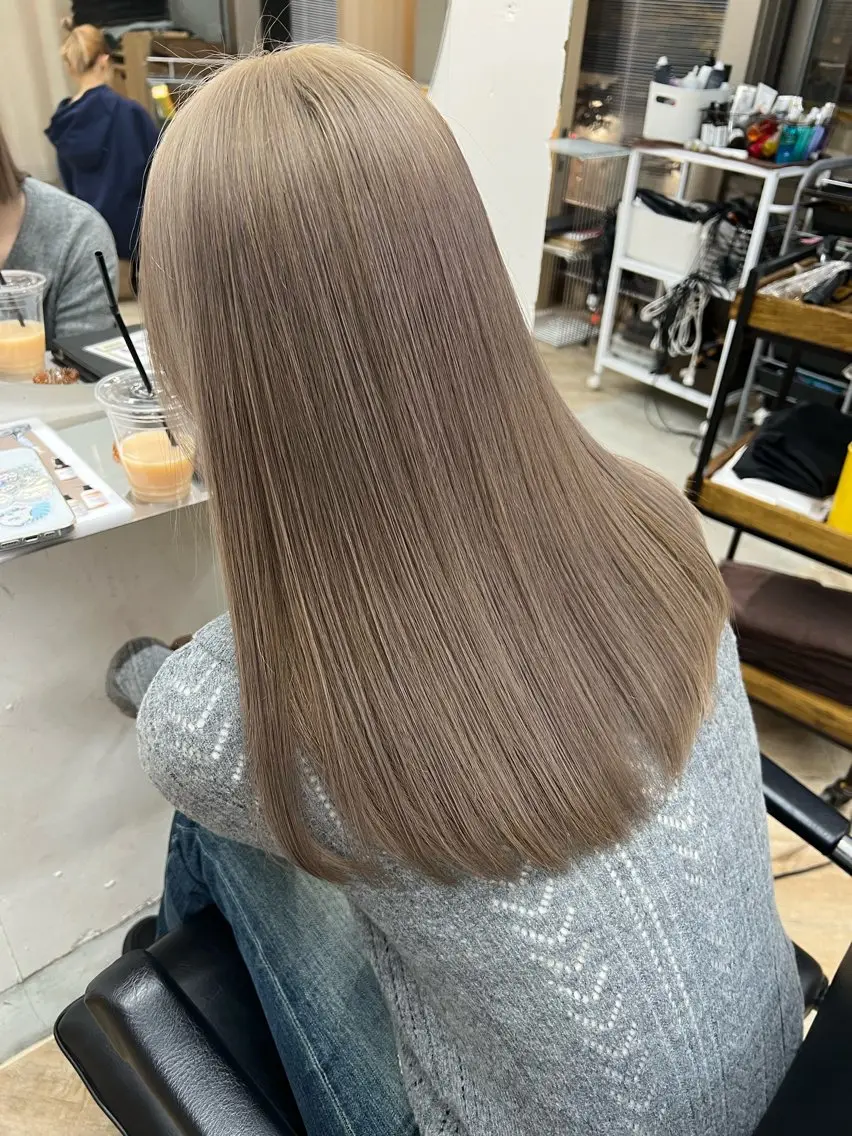 セミロング カラー ブリーチ カット ヘアカラー トリートメント ベージュ/髪質改善 新潟/万代/井上佑のヘアスタイル