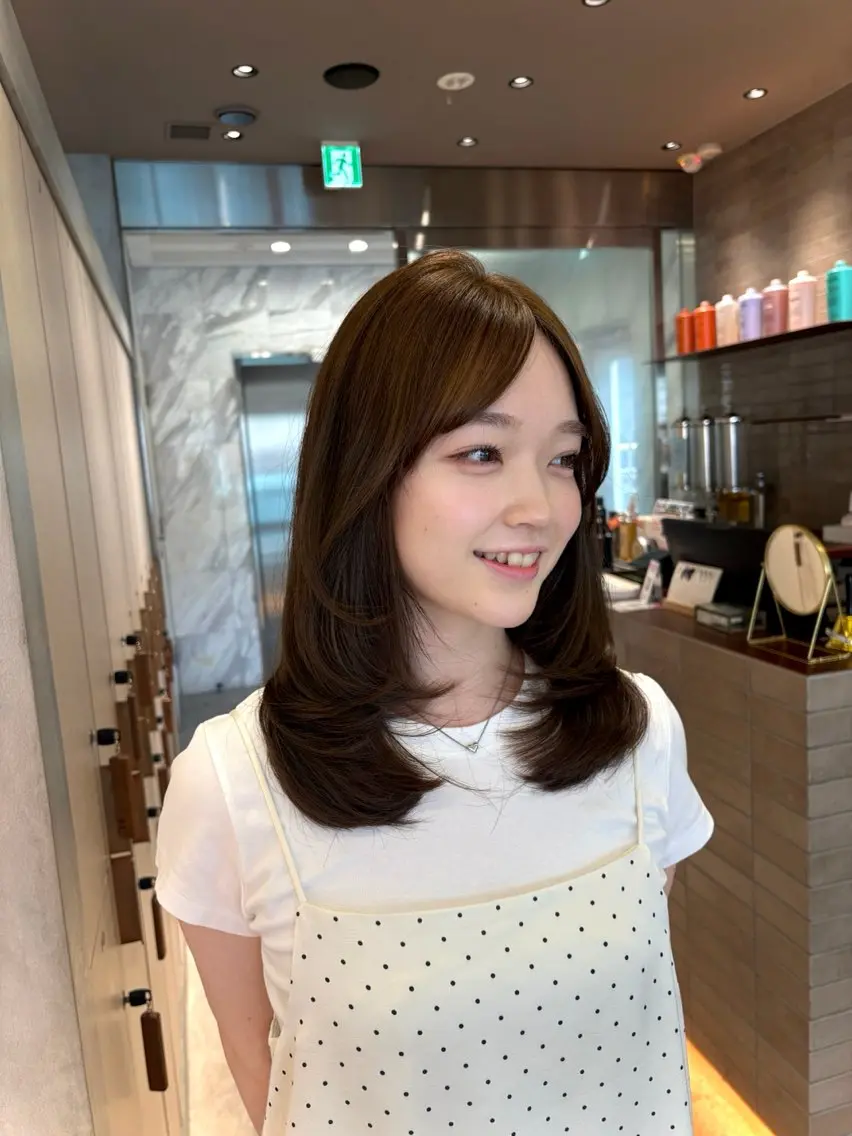 セミロング カラー ベージュカラー ブラウンカラー 透明感カラー マロンブラウン オリーブベージュ カット ヘアカラー トリートメント 柔らかいhair🐕 Yu🫧銀座🩶のヘアスタイル