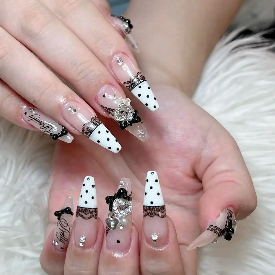 ネイル ハンドネイル ハンドケア Anh Nail 歌舞伎町のネイルデザイン