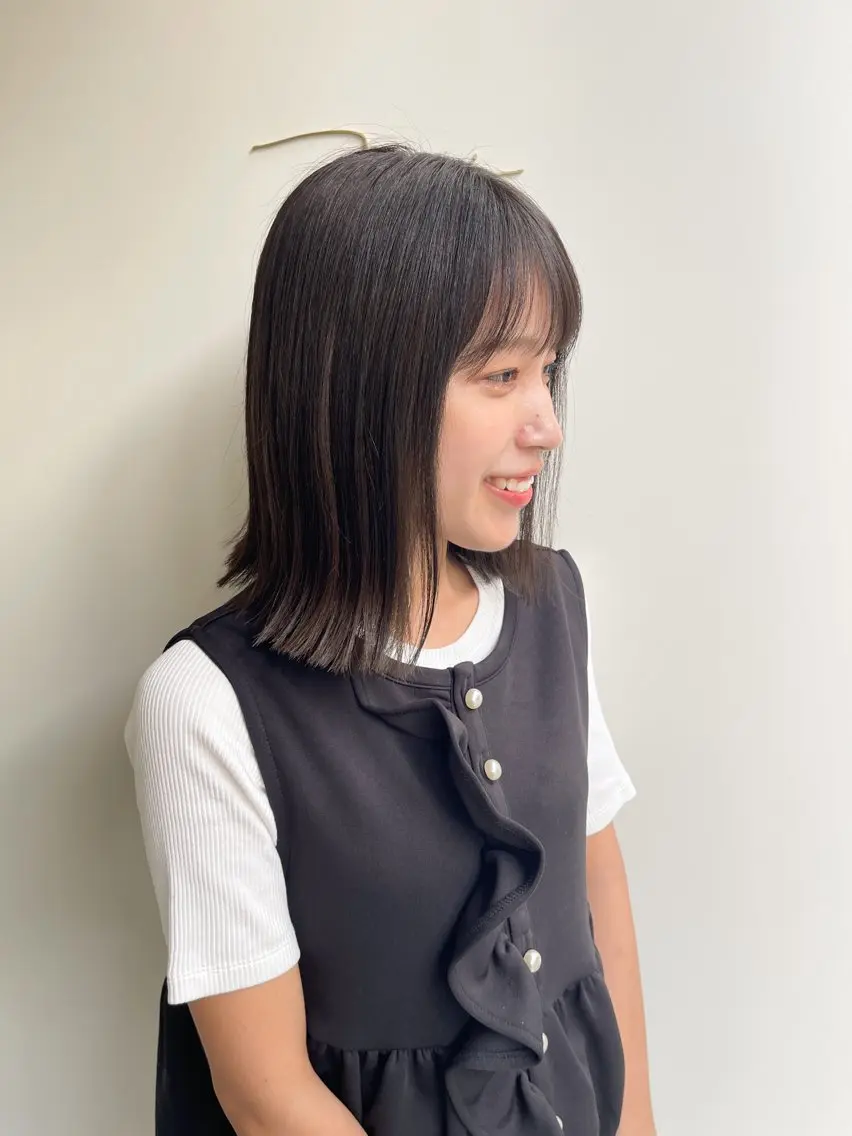 ミディアム カラー ベージュカラー オリーブベージュ 中堀 遥のヘアスタイル